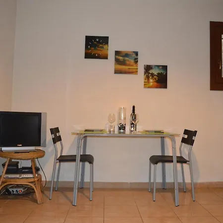 Vacation Near The Square * אפיטוס